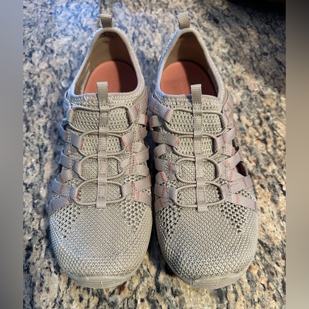 Skechers Women's slip-on casual shoes. Very light pinkish tan/ecru. Size 8.5